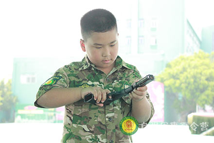 手槍拆卸組裝(zhuang)